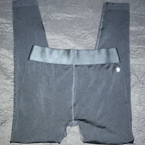 Cotton on body leggings size M - Picture 2 of 5